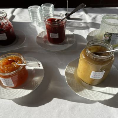 Hausgemachte Marmelade Und Damnatzer Honig
